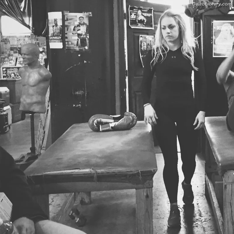 Heather Hardy photo 11 of 421