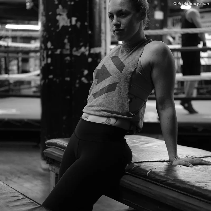 Heather Hardy photo 15 of 421