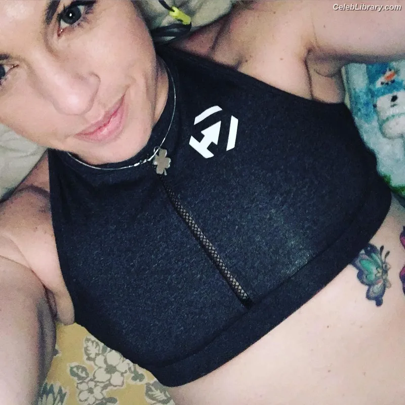 Heather Hardy photo 20 of 421