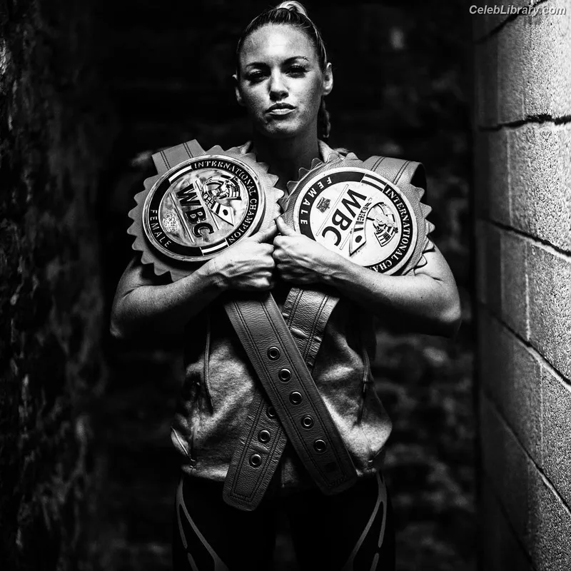 Heather Hardy photo 3 of 421