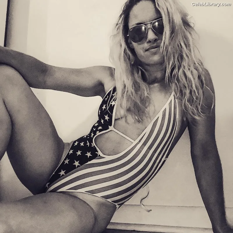 Heather Hardy photo 4 of 421