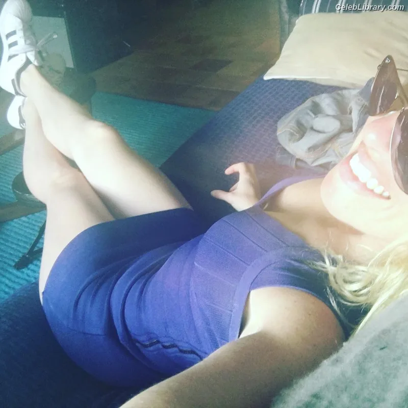 Heather Hardy photo 13 of 421