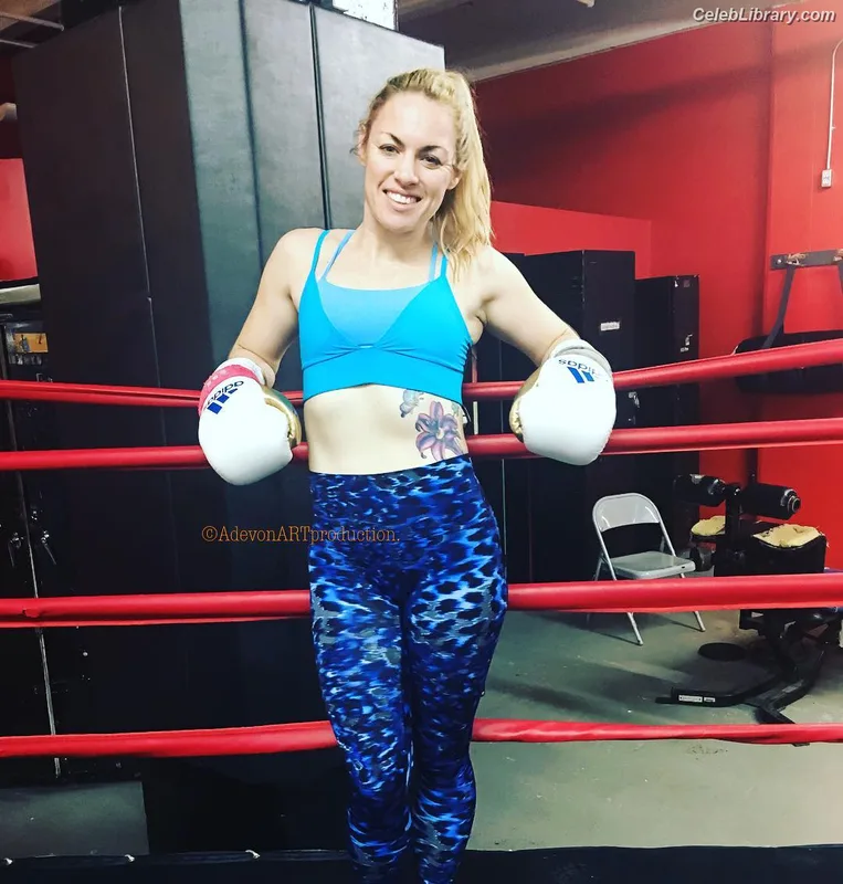 Heather Hardy photo 7 of 421