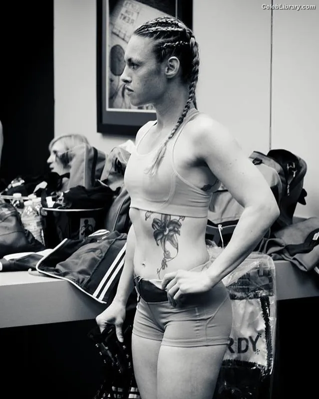 Heather Hardy photo 9 of 421