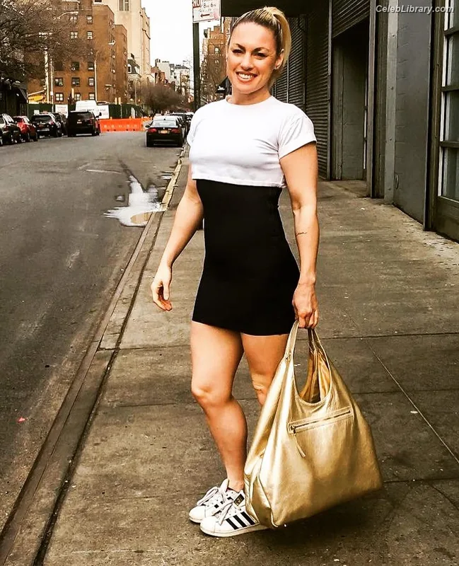 Heather Hardy photo 20 of 421
