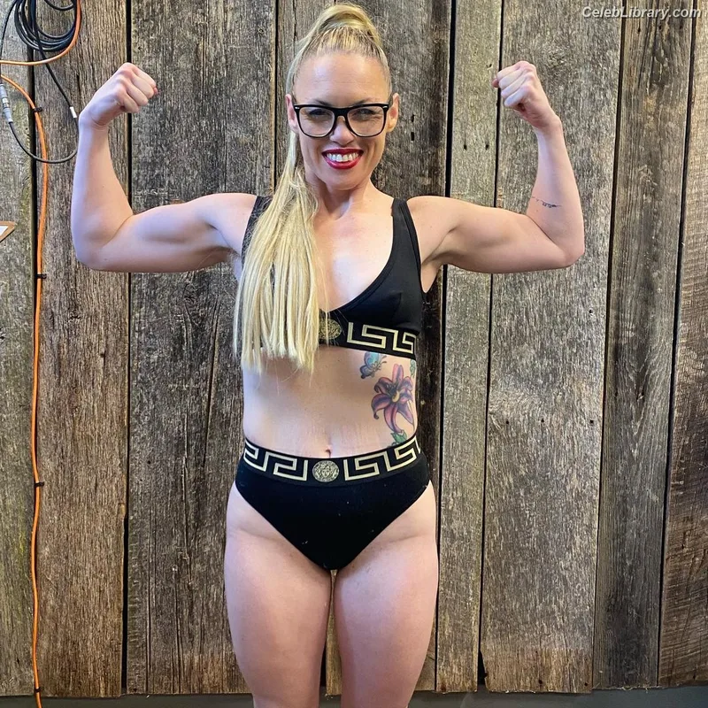 Heather Hardy photo 8 of 421