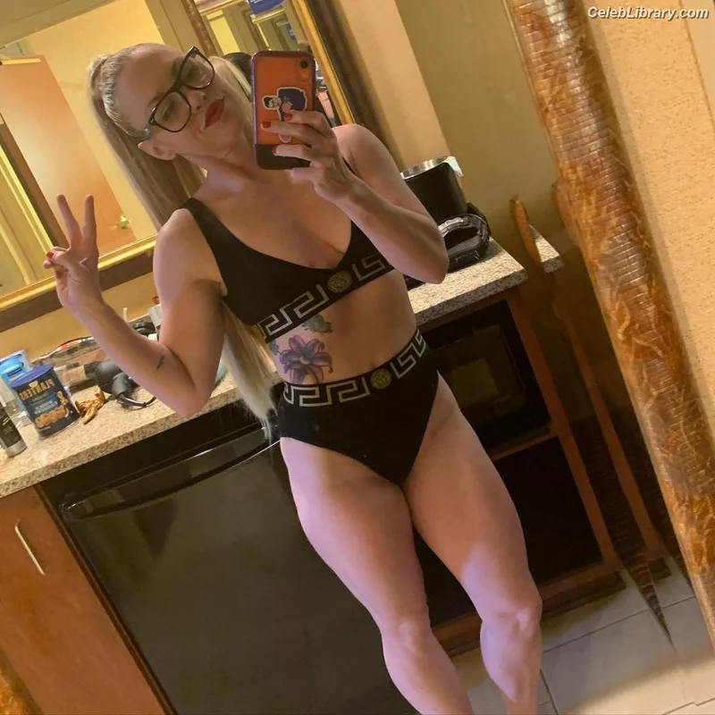 Heather Hardy photo 11 of 421