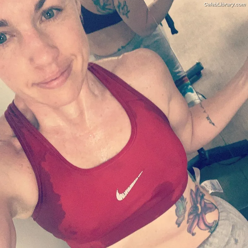 Heather Hardy photo 17 of 421