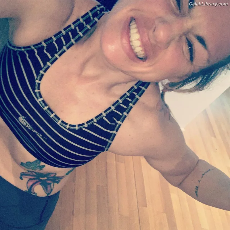 Heather Hardy photo 24 of 421