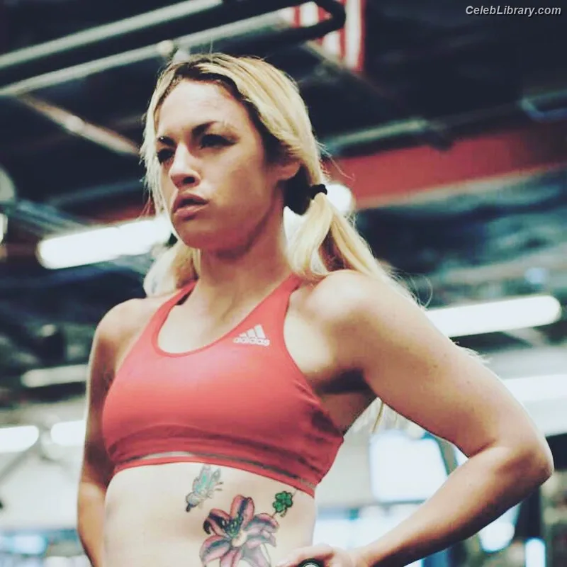 Heather Hardy photo 20 of 421