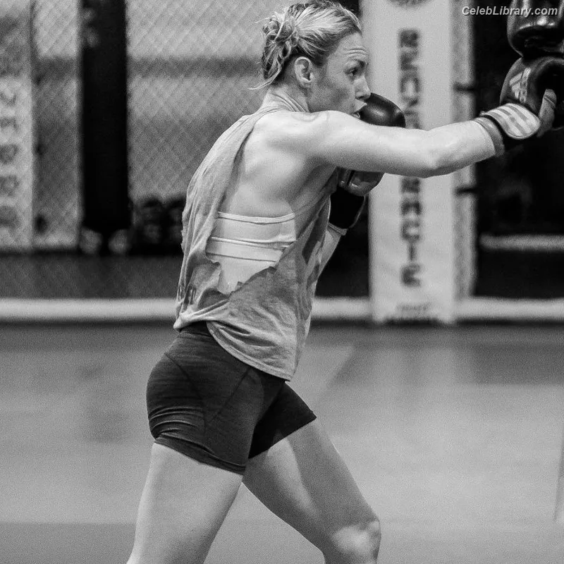 Heather Hardy photo 5 of 421