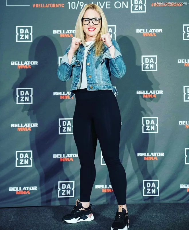 Heather Hardy photo 8 of 421