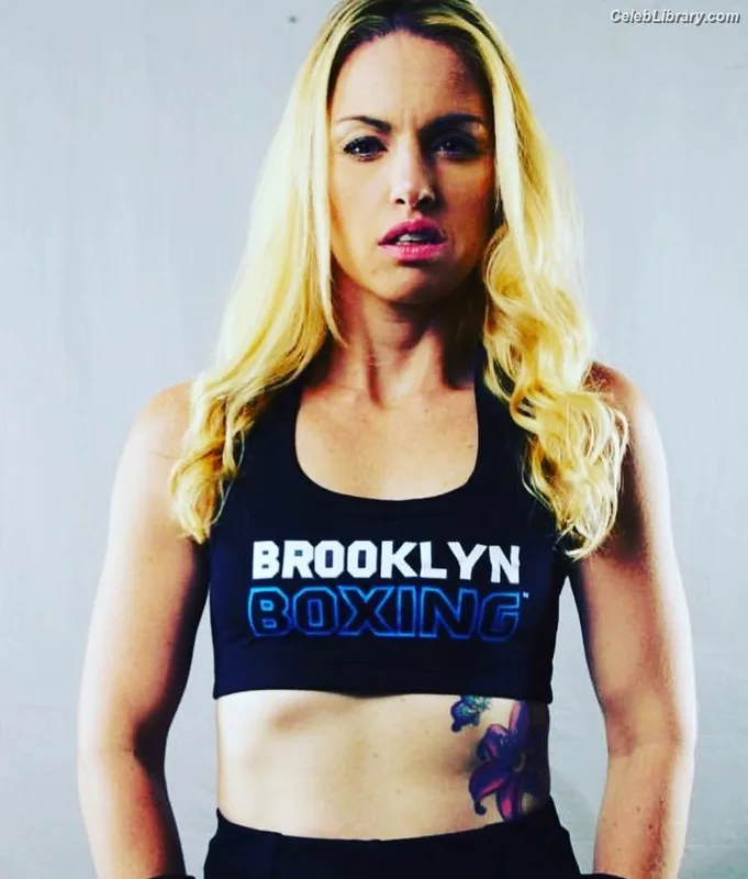 Heather Hardy photo 9 of 421