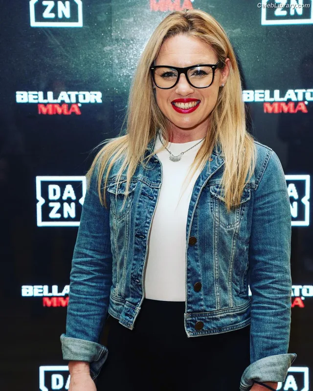 Heather Hardy photo 10 of 421