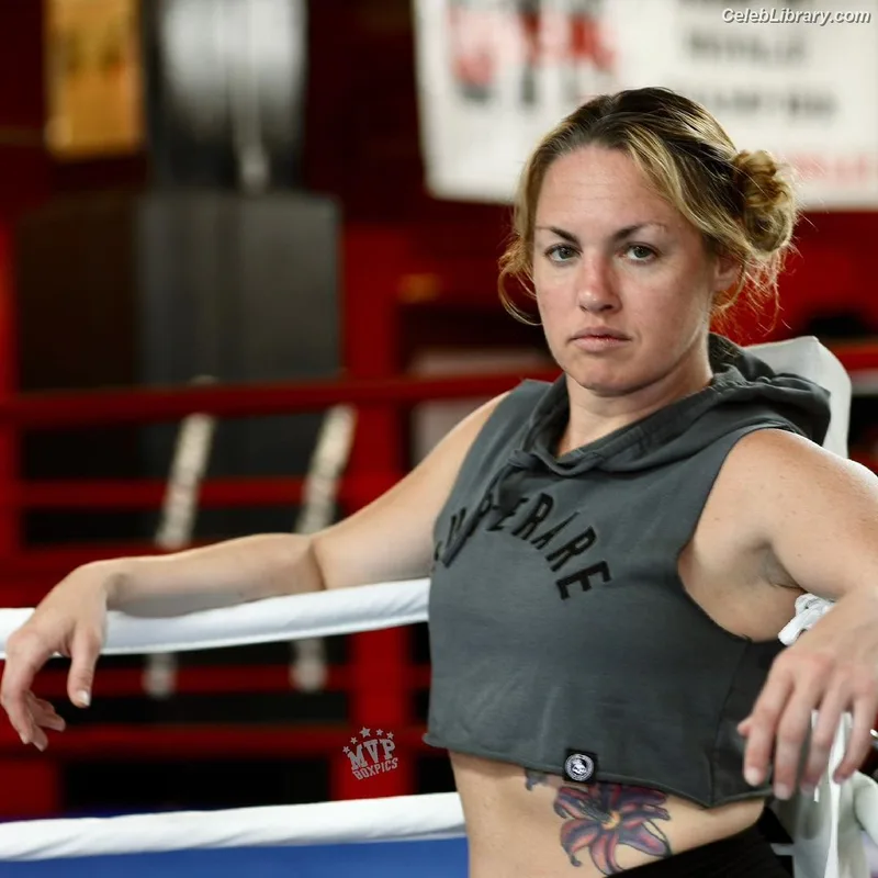 Heather Hardy photo 16 of 421
