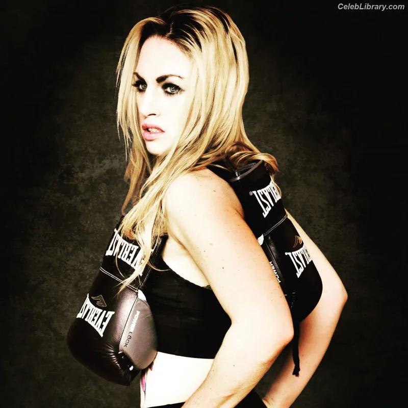 Heather Hardy photo 24 of 421