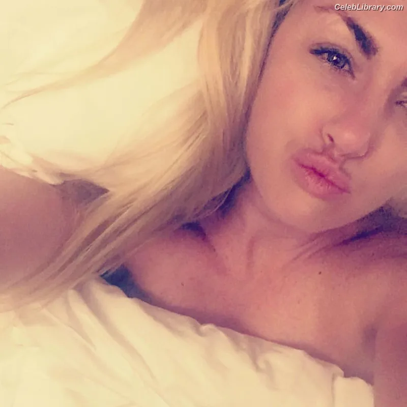 Heather Hardy photo 15 of 421