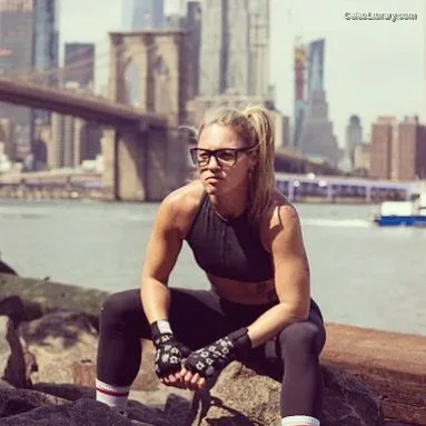 Heather Hardy photo 16 of 421