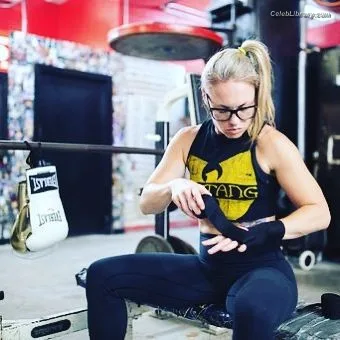 Heather Hardy photo 18 of 421