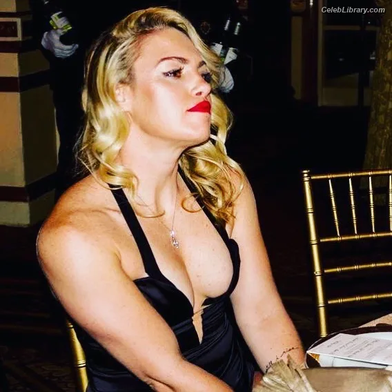 Heather Hardy photo 22 of 421