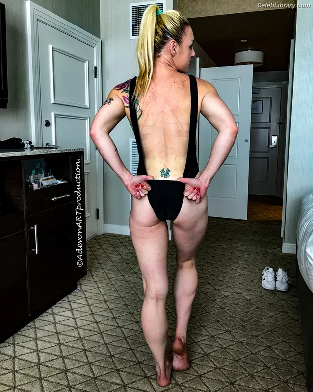 Heather Hardy photo 23 of 421