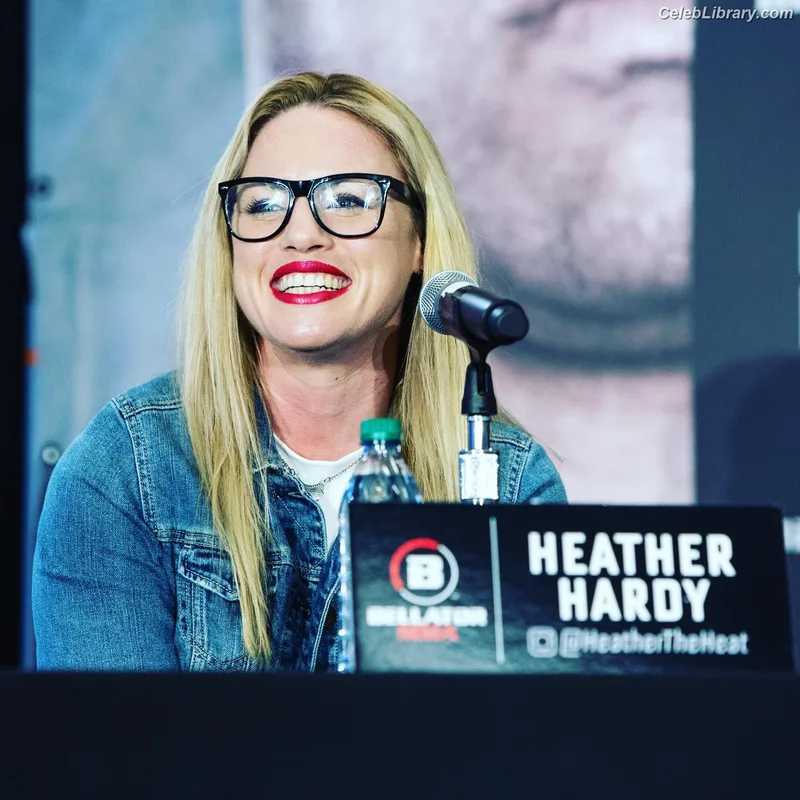 Heather Hardy photo 5 of 421