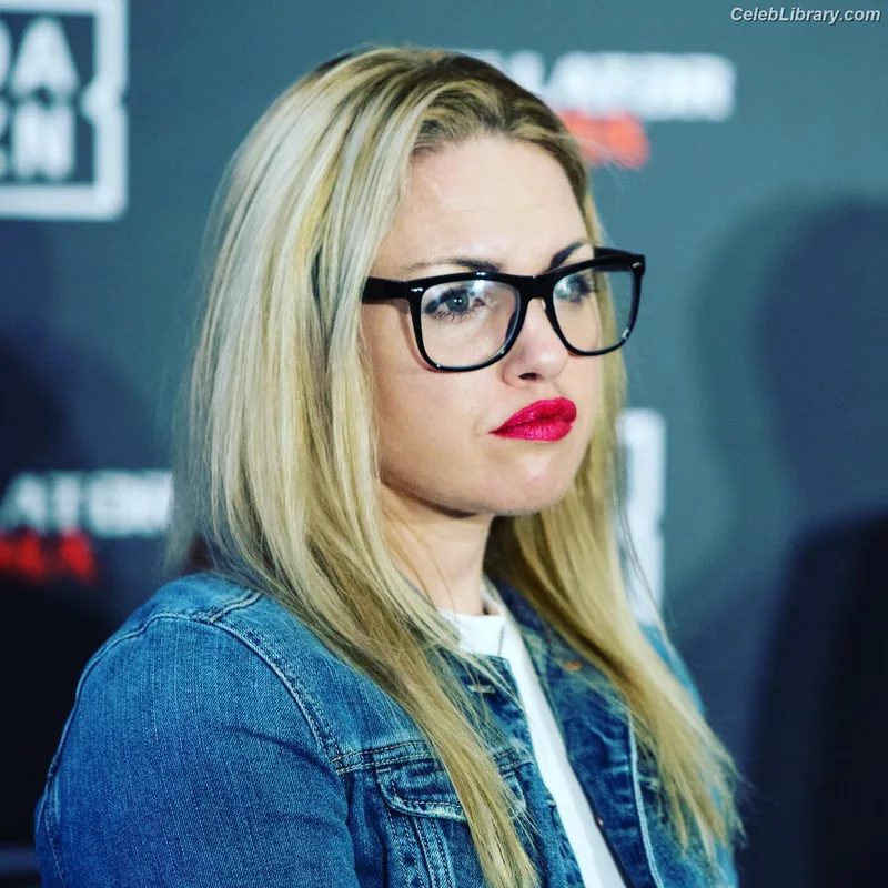 Heather Hardy photo 6 of 421