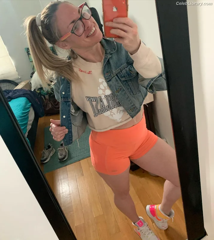 Heather Hardy photo 24 of 421