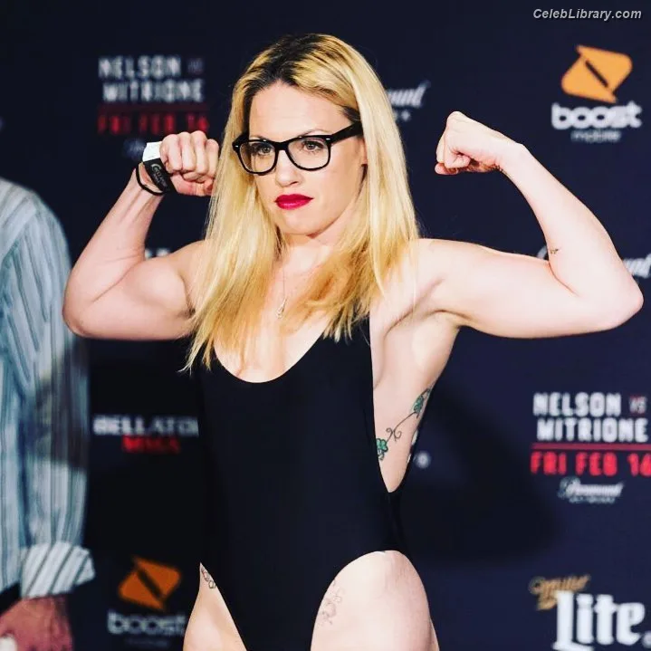 Heather Hardy photo 4 of 421