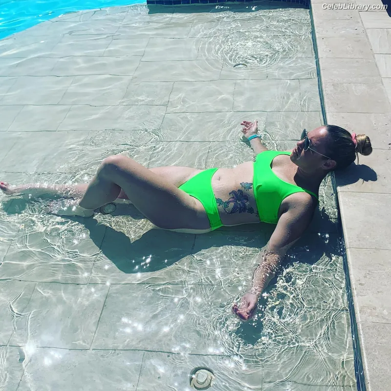 Heather Hardy photo 9 of 421