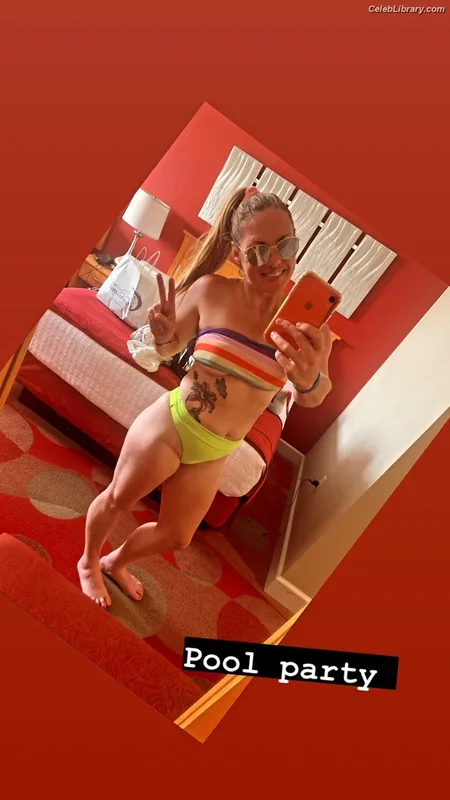 Heather Hardy photo 14 of 421