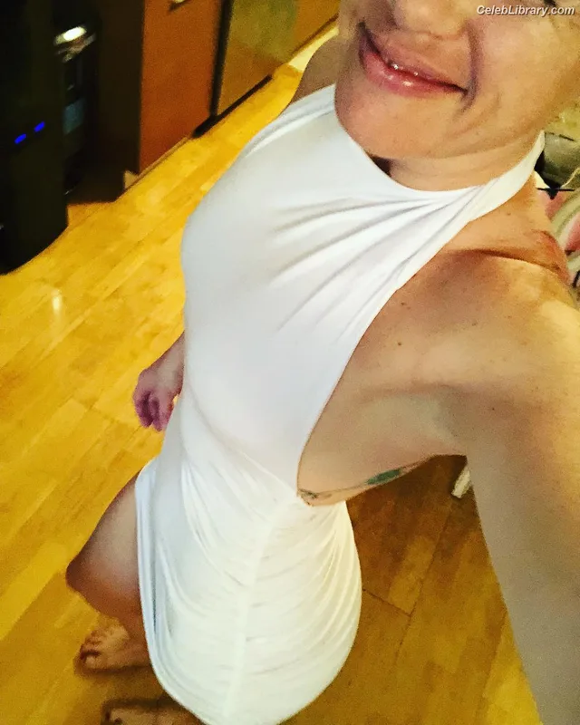 Heather Hardy photo 21 of 421