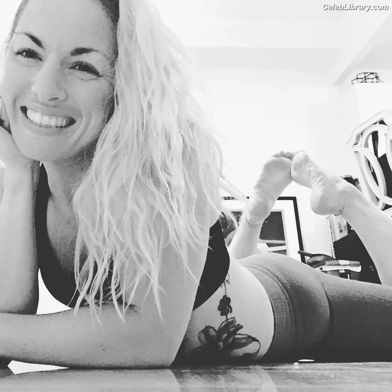 Heather Hardy photo 4 of 421