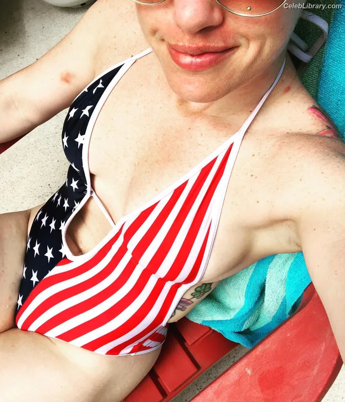 Heather Hardy photo 6 of 421