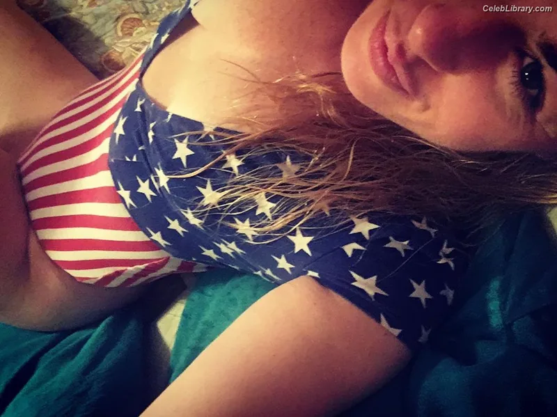 Heather Hardy photo 9 of 421