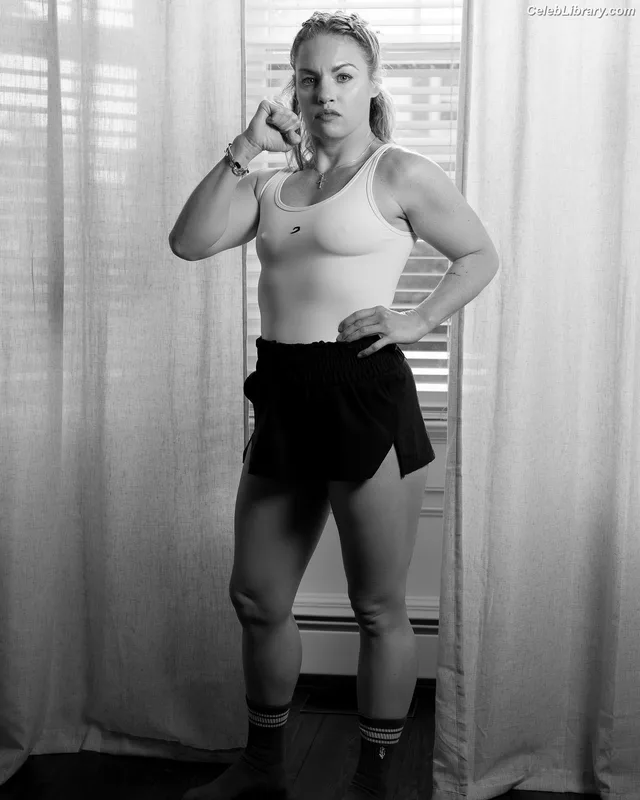 Heather Hardy photo 13 of 421