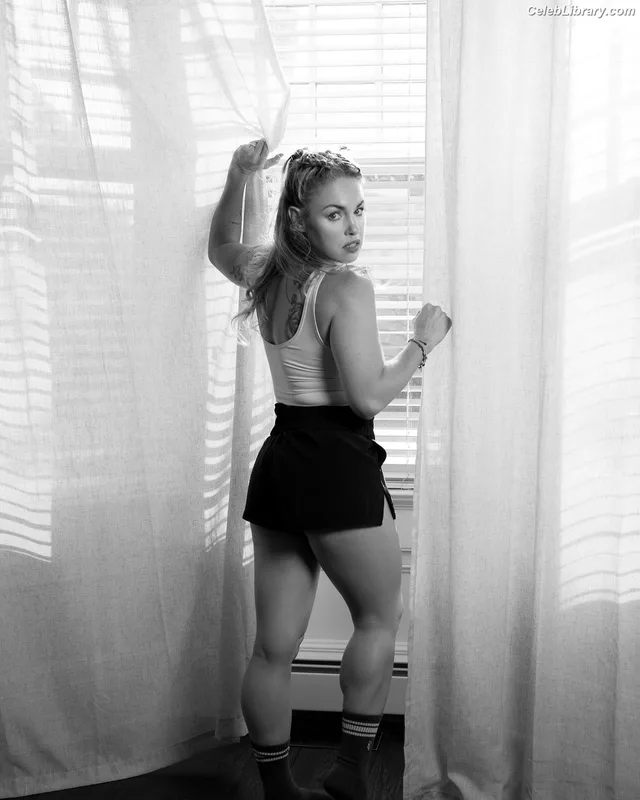 Heather Hardy photo 14 of 421