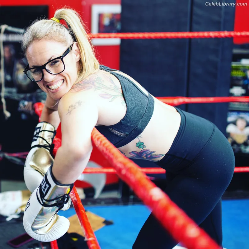 Heather Hardy photo 19 of 421