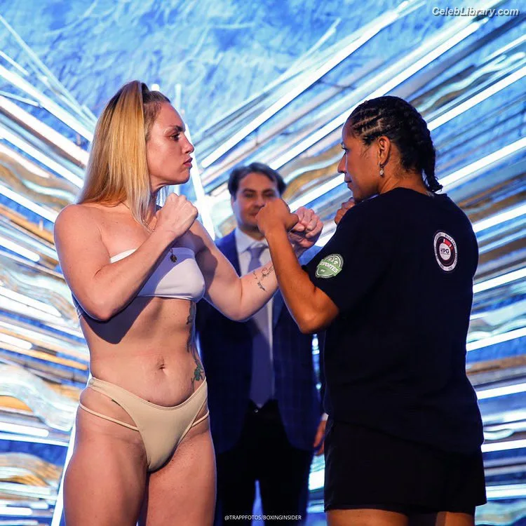 Heather Hardy photo 22 of 421