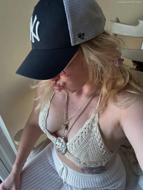 Heather Hardy photo 10 of 421