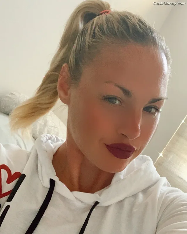 Heather Hardy photo 22 of 421