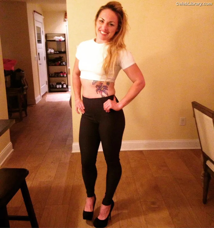 Heather Hardy photo 4 of 421