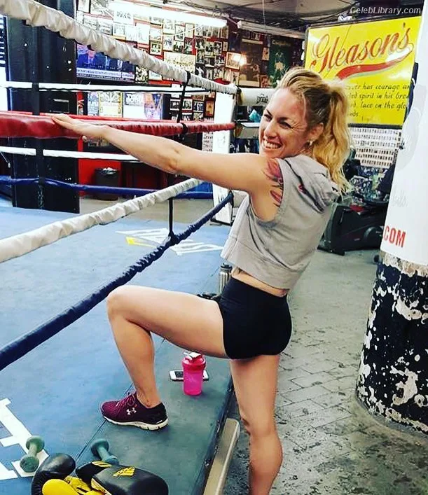 Heather Hardy photo 10 of 421