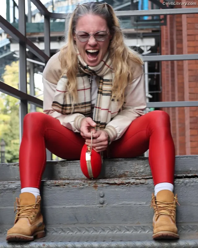 Heather Hardy photo 16 of 421
