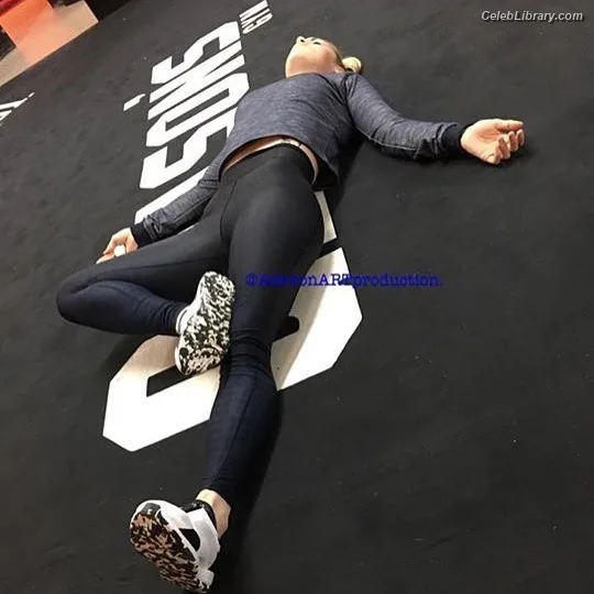 Heather Hardy photo 2 of 421