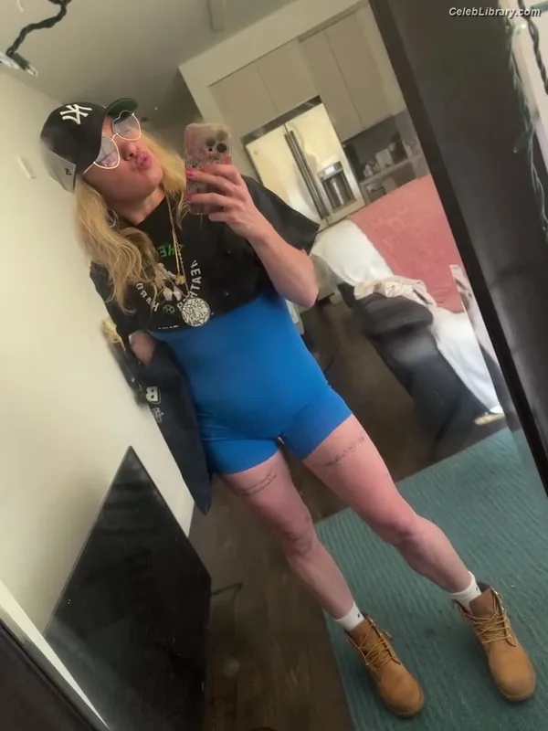 Heather Hardy photo 3 of 421