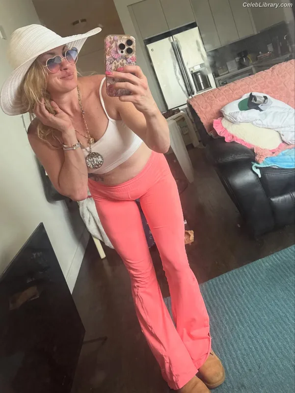 Heather Hardy photo 6 of 421