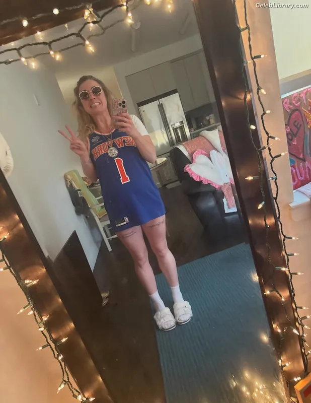 Heather Hardy photo 20 of 421
