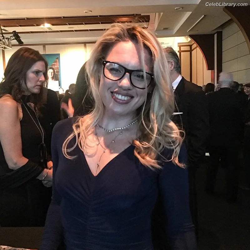 Heather Hardy photo 23 of 421