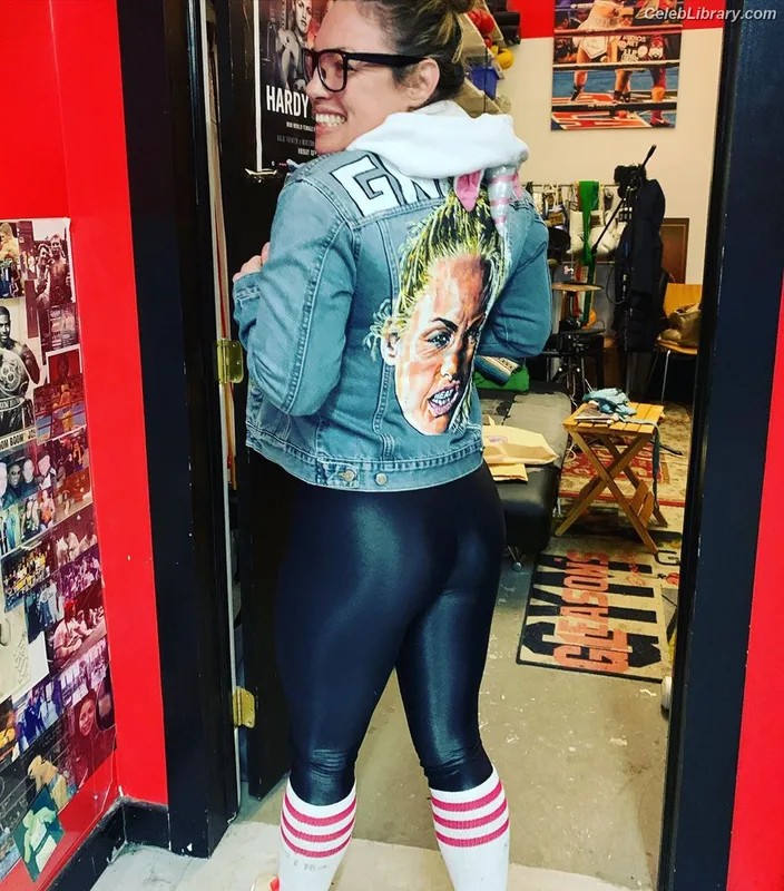 Heather Hardy photo 4 of 421